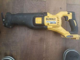 Milwaukee saw