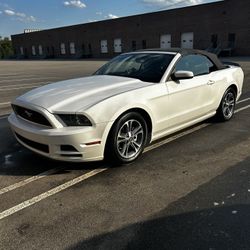 2014 Ford Mustang · Convertible · Driven 152,000 miles