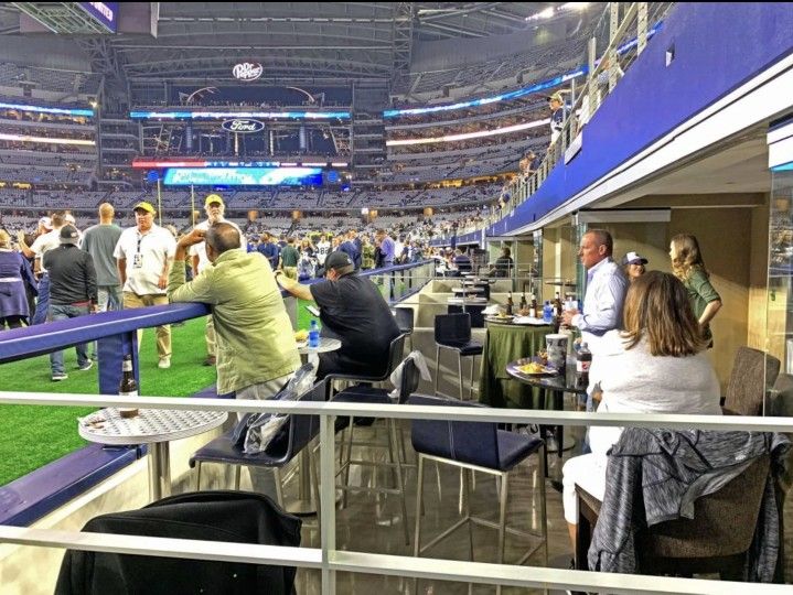 DALLAS COWBOYS VS WASHINGTON COMMANDERS FIELD SUITE