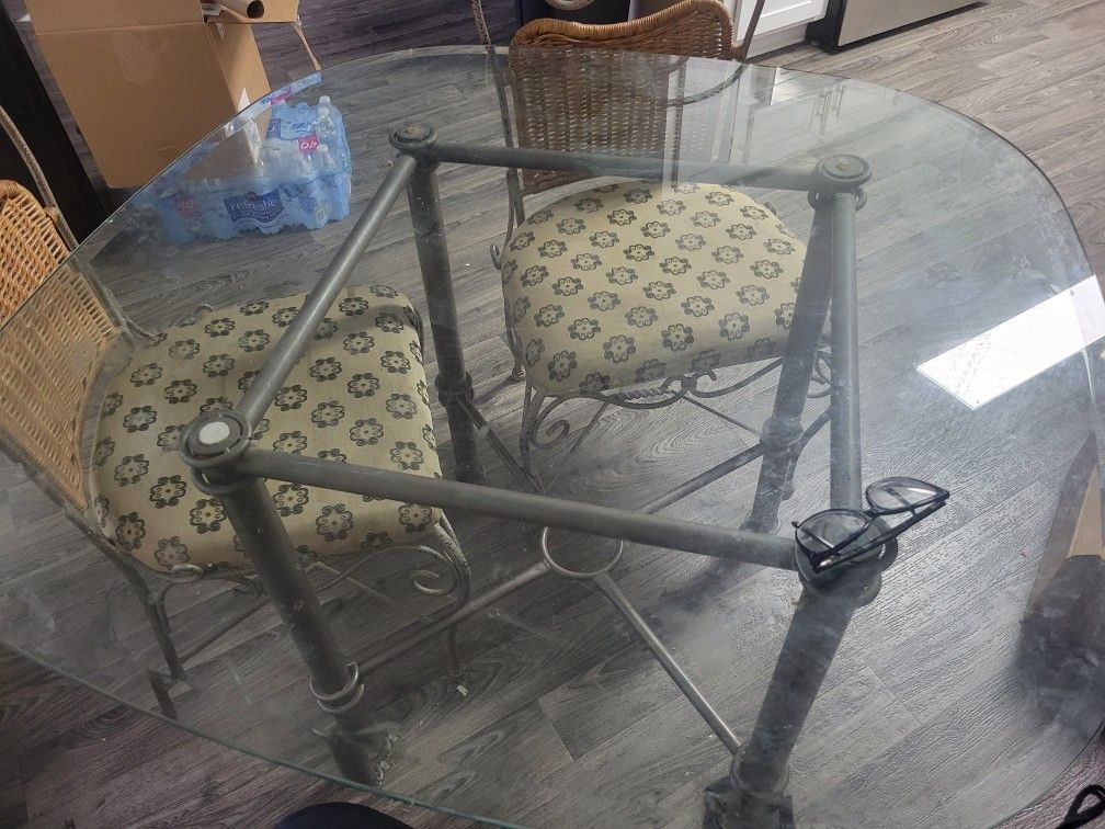 Dining Table 2 Chairs