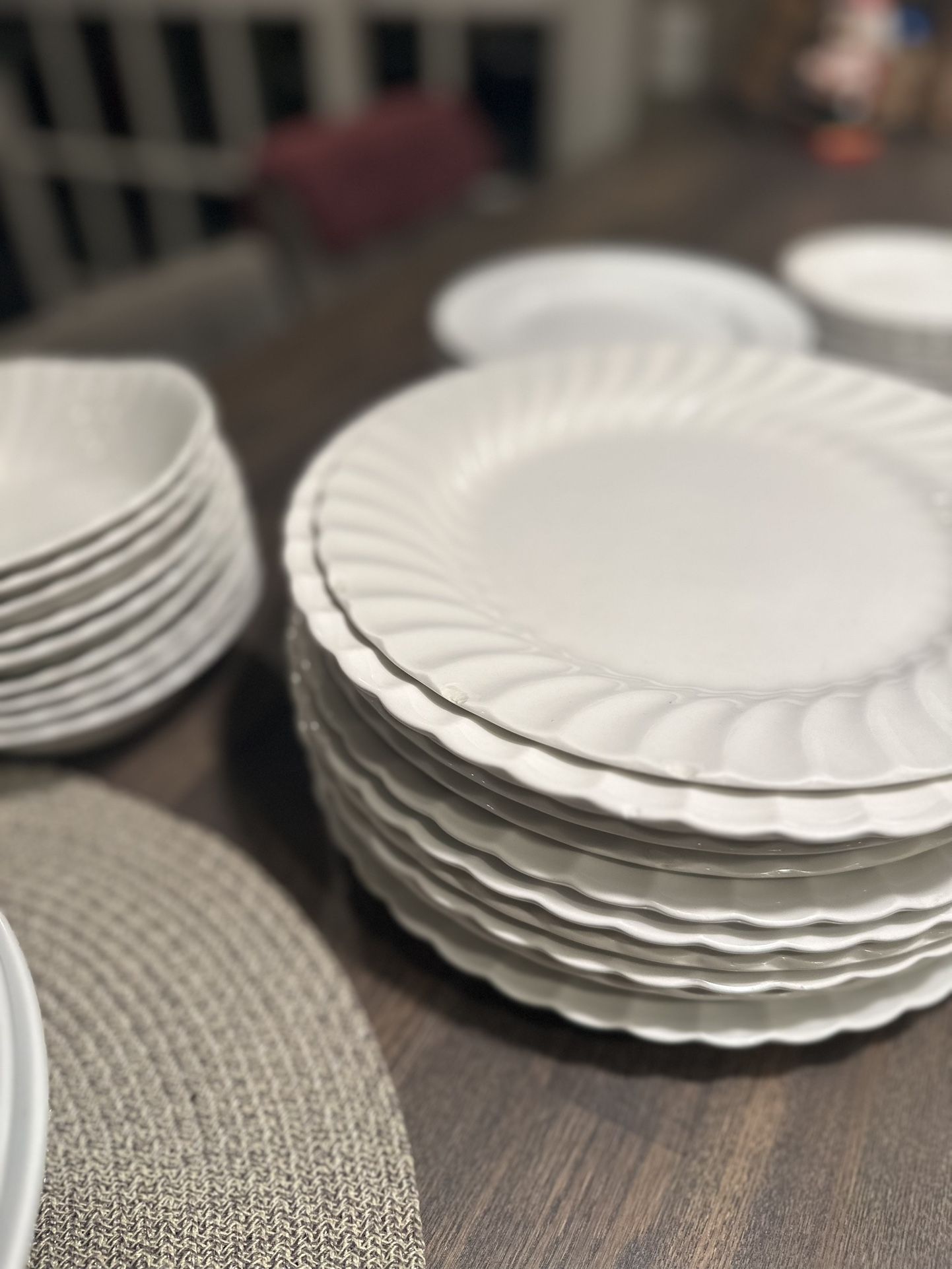 Plates & Bowls … Dishes in variety of styles
