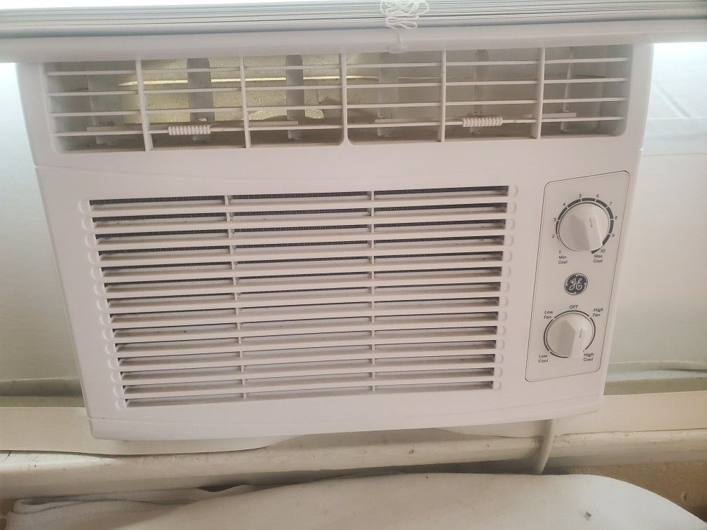 GE Windoo AC Unit, 5,000 BTU