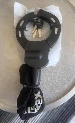 Heavy duty handcuff locks Heavy duty handcuff locks