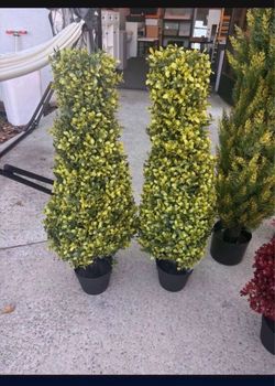 New Starting At 2Ft $25,and  3ft $60!! Artificial Topiary Trees Set of 2