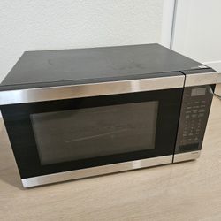 Samsung 1.9-cu ft Large Microwave New