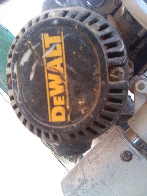 DeWalt 12 In Miter Saw
