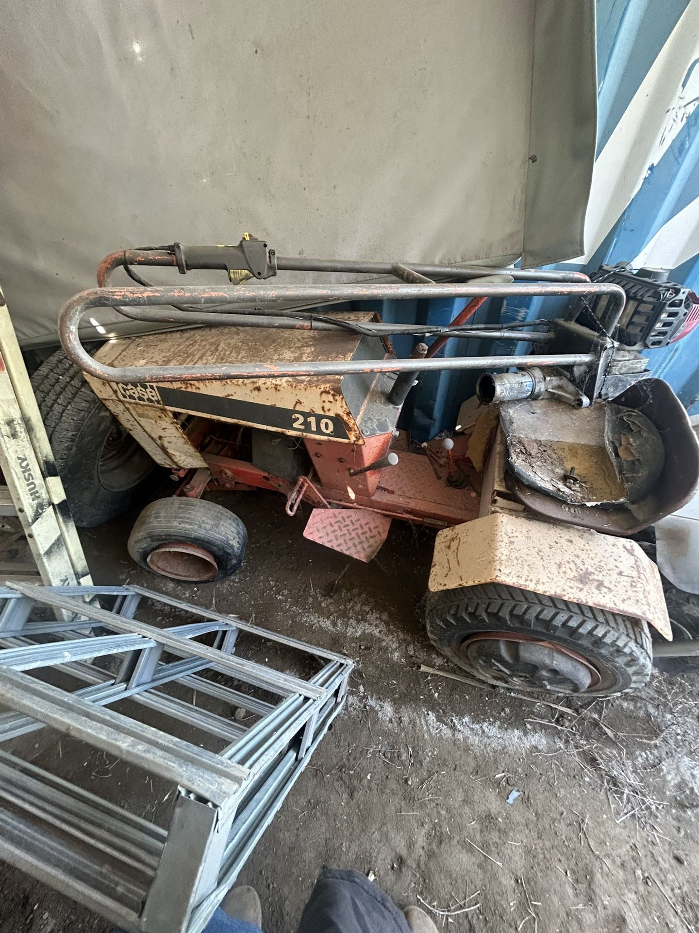 Tractor Case Small 210