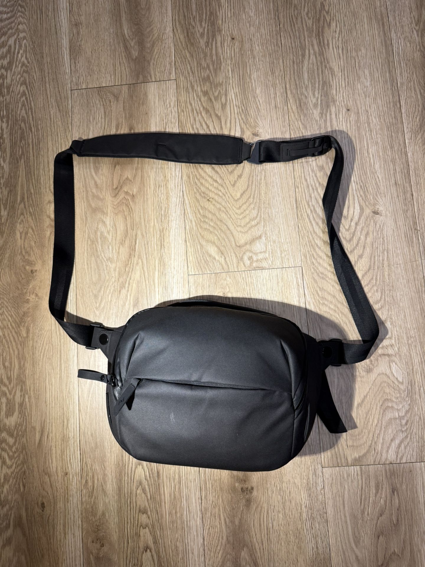 Peak Design - The Everyday Sling Camera Bag - 5L
