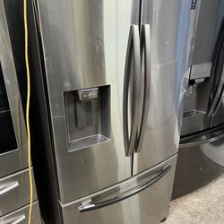 SAMSUNG REFRIGERATOR