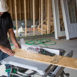 Jobsite table saw
