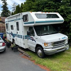 2000 Winnebago Minnie 24ft