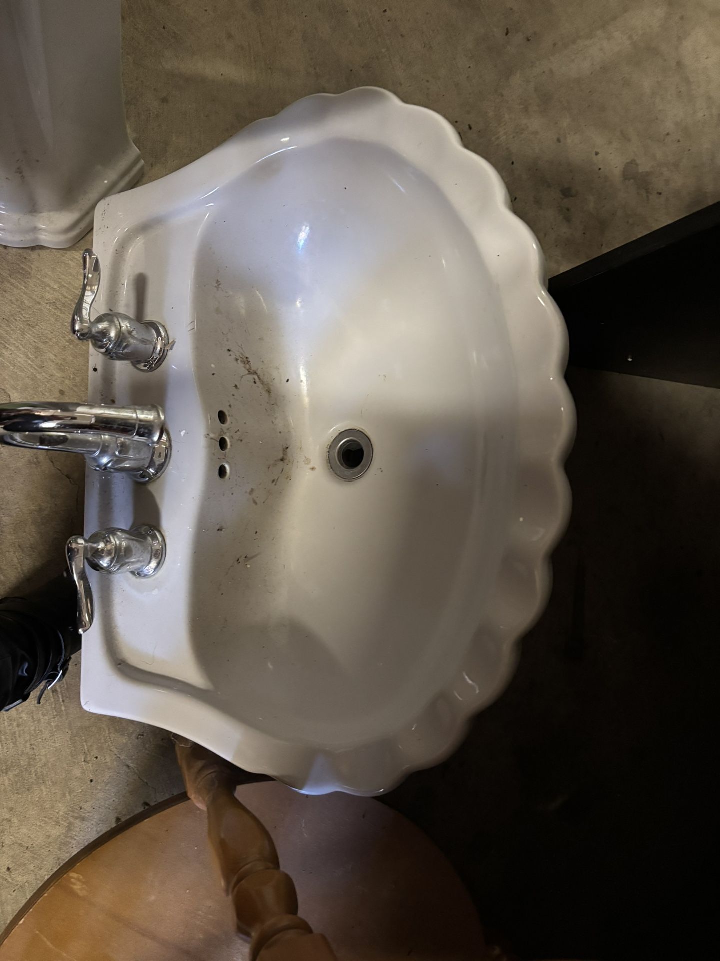 Pedestal Sink With Faucets