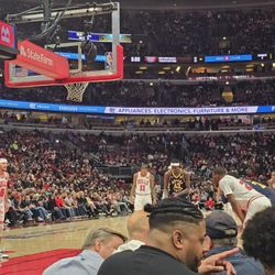 FLOOR SEATS - BULLS