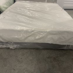 Tempur-Pedic Cloud – Queen Size Mattress 