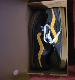 Vans Off The Wall *NWB*"(《Men's》11.5" ) $50