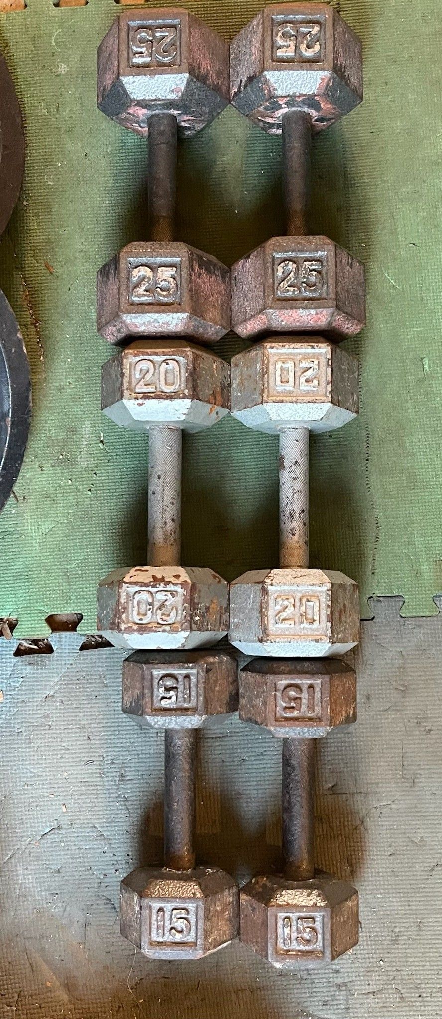 SET OF DUMBBELLS  {USED}  (PAIRS OF) :  15s. 20s. 30s 