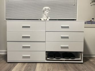 WHITE DRESSER 8 Drawers