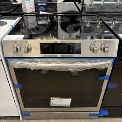 New Frigidaire Gallery 30” Electric Range 