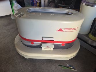 CARPET CLEANER SHAMPOOER