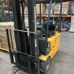 Electric Forklift 