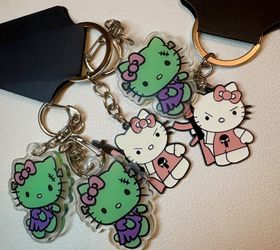 Hello Kitty Keychains 💗