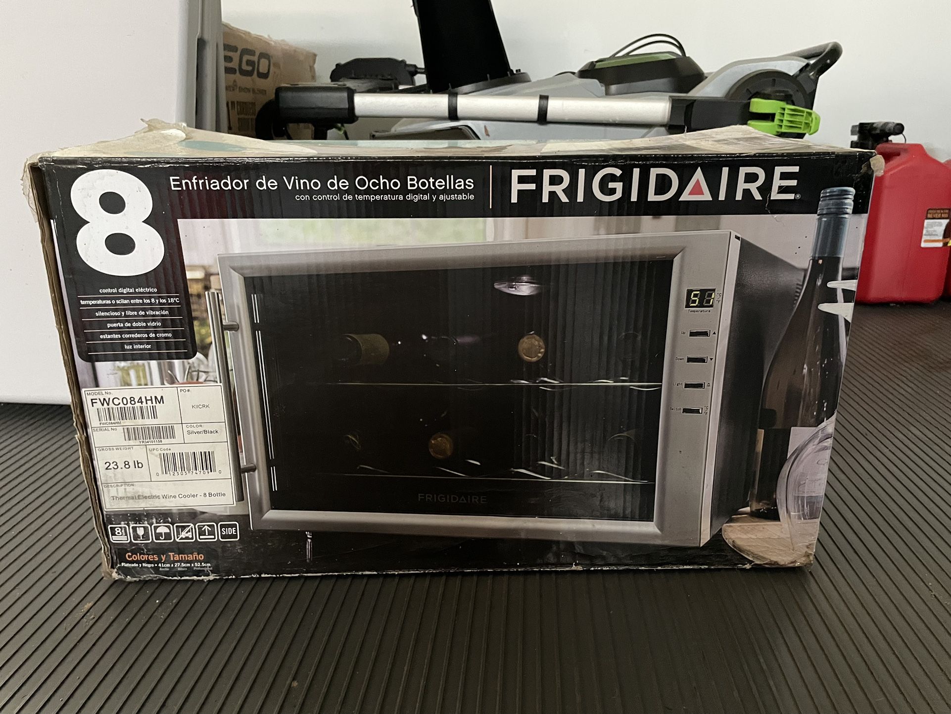 Frigidaire 8 Bottle Wine Cooler FWC084HM