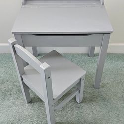 Melissa & Doug Wooden Lift-Top Desk Gray Grey Toddler Kids Self-Containted Storage Chair Set

From non smoking pet free home. Selling for my son, so h