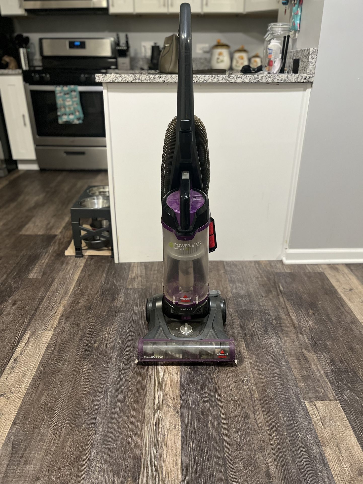 Bissell PowerLifter Swivel Pet Vacuum – Great Condition