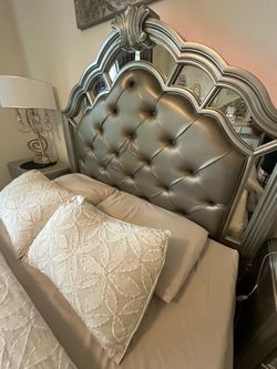 Queen bed frame/free pickup