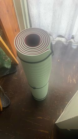 Must Go- Like New Yoga Mat