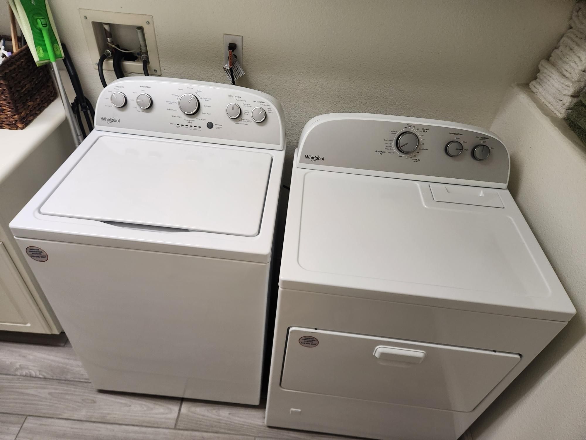 Whirlpool Washer & Gas Dryer- Like New