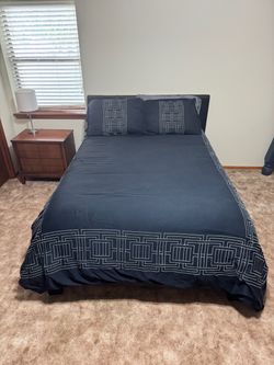 Full size platform bed