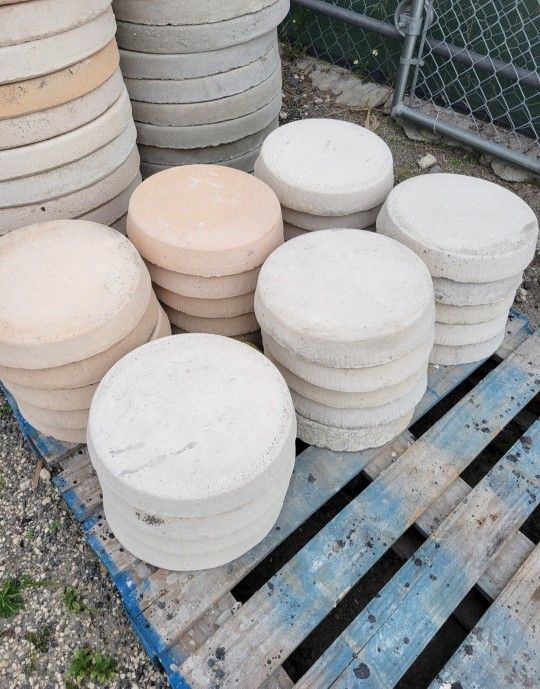 Concrete Round Stepping Stones / Cement 12" Round Backyard Patio Pavers / Concrete Slab