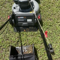 Self Propelled Murray Mower Like New 22 inch Cut