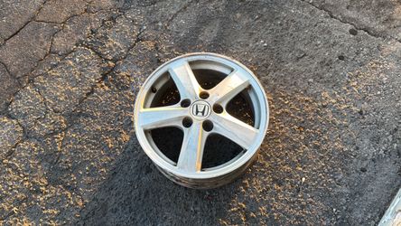 One Honda Accord 16 Inch aluminum wheel 5x114.3 Fits Civic And More