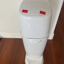 Brand New Playtex Diaper Genie (white)