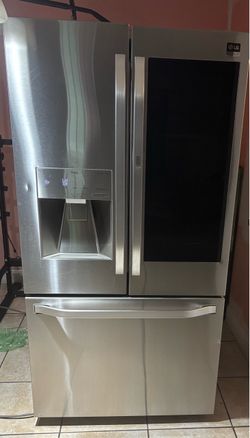 LG French Door Refrigerator with InstaView