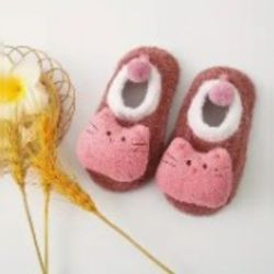 New & packaged cute girls 🥰 non-slip socks. 

Nuevos y empaquetados calsetines resistentes para niñas 🥰 contra resvalarse.