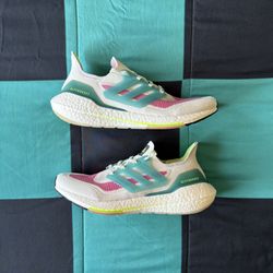 Women’s Adidas UltraBoost 21 Size 10