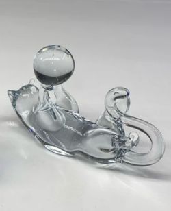 (1) Vintage Crystal Clear Playful Cat with Ball art glass figurine paperweight