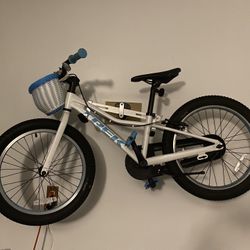 Girls Trek Bike Great Shape Awesome Gift!