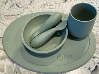 EZPZ Baby Tableware Set with Suction