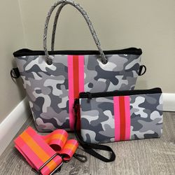 Haute Shore Ryan Rise White Camo New Tote Bag W/ Wristlet 