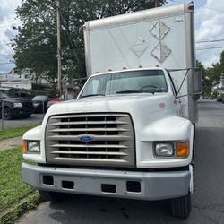 1995 Ford box Truck 26ft     54,000 Miles Low 