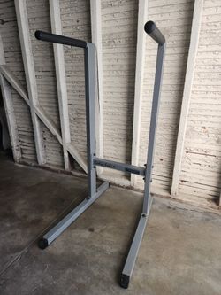 Body-Solid Dip Station