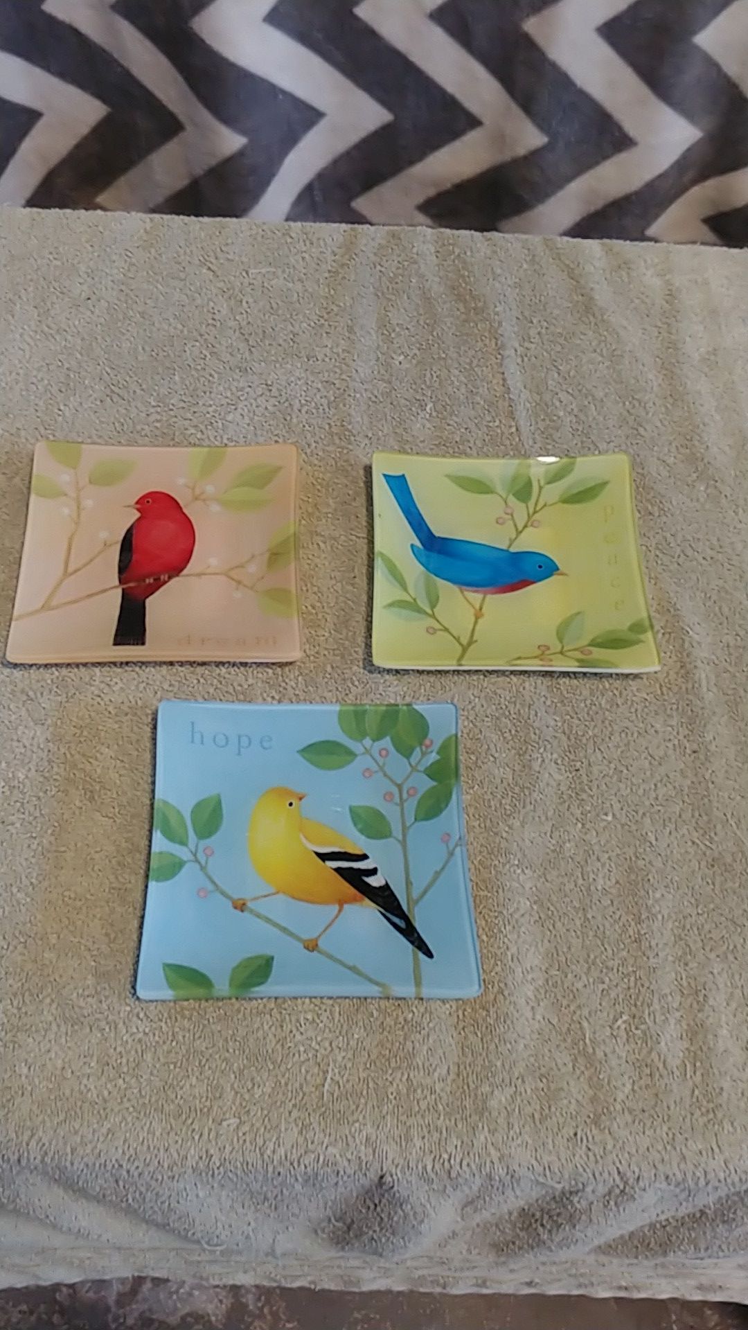 Decorative bird plates