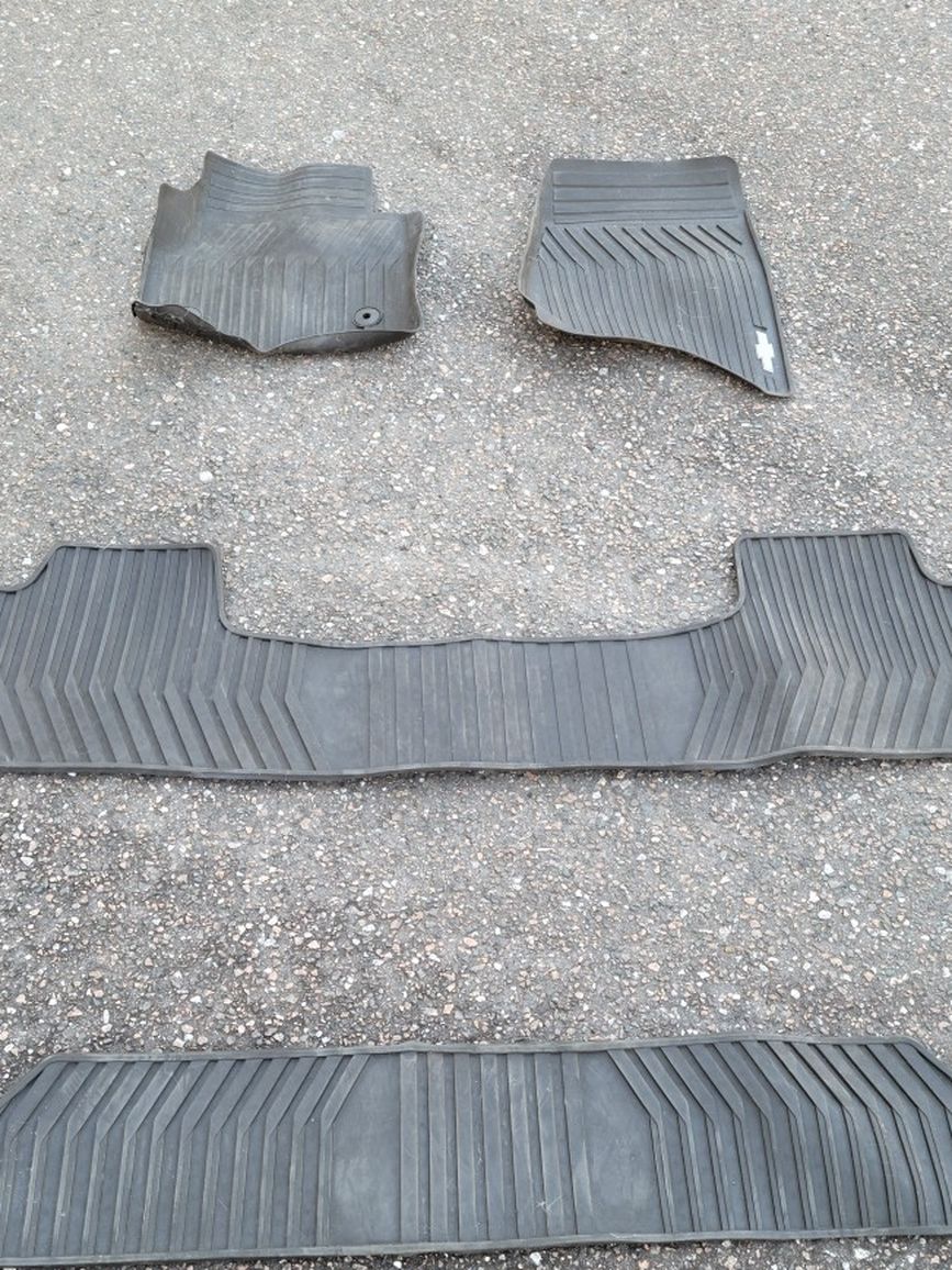 Chevy Suburban Custom Rubber Mats - Full Set