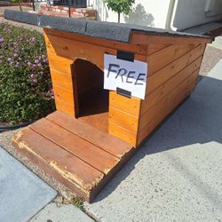 Dog House. FREE