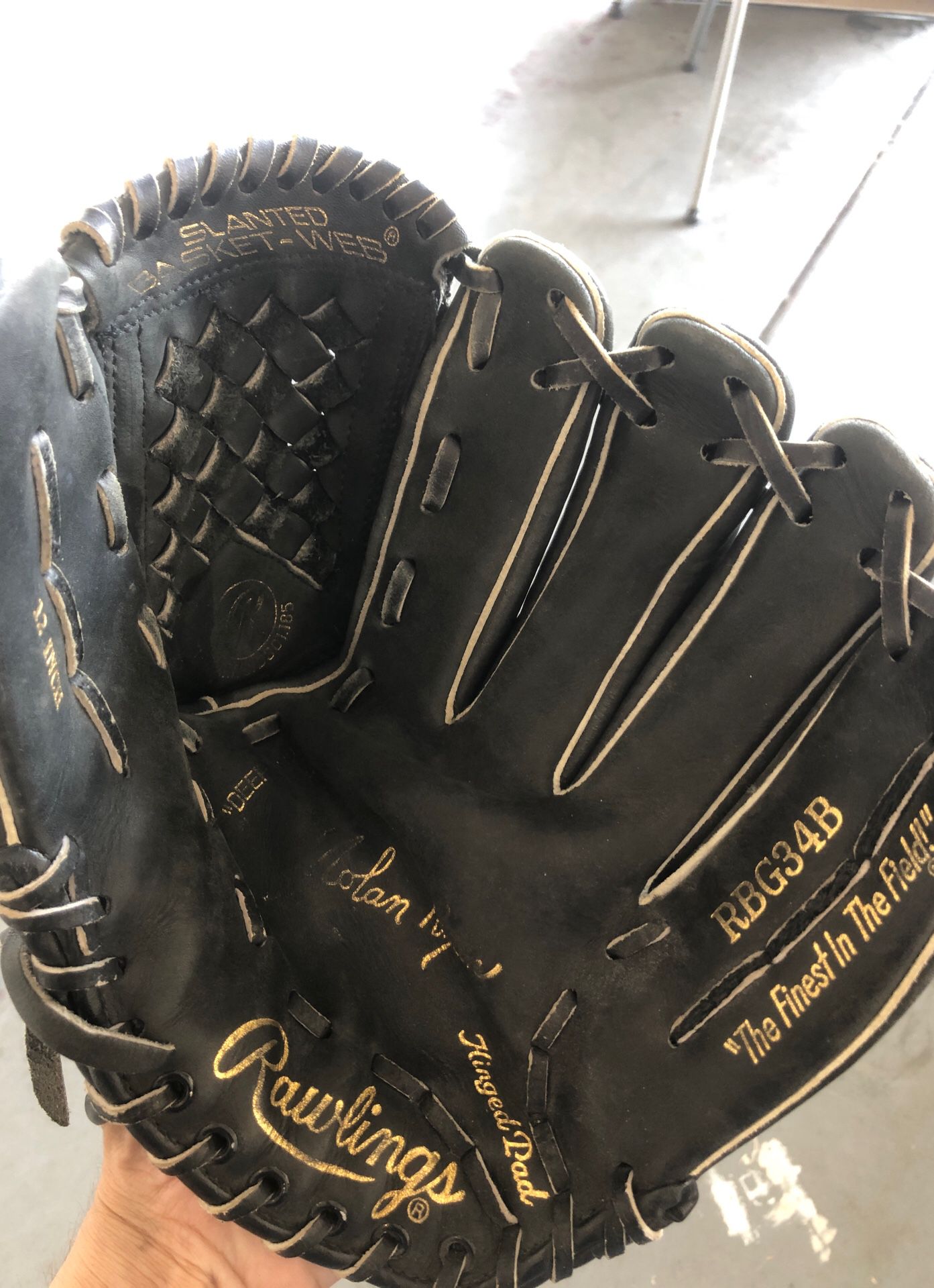 Rawlings baseball glove only 20 bucks