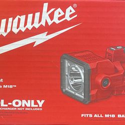 Milwaukee M18 18-Volt 1250 Lumens Lithium-Ion Cordless Search Light (Tool-Only)